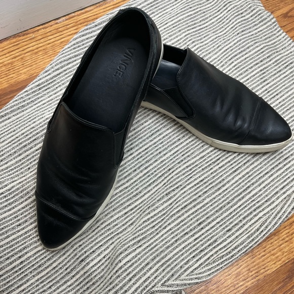 Vince Women's Black 'Paeyre' Pointy Toe Slip-On Leather Sneaker - Picture 4 of 8